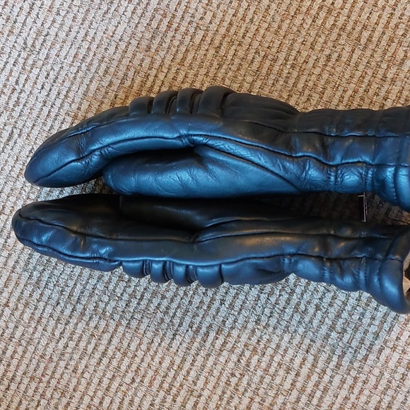 Vintage Leather Fur Lined Mittens - Picture 5 of 8